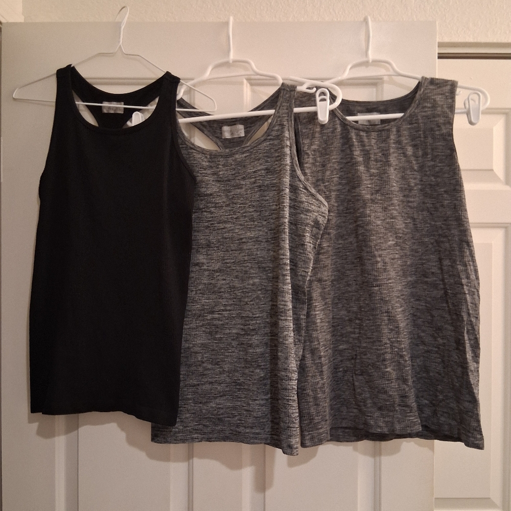 Lot of 3 Athleta Ribbed Tanks Size XL Grey Black